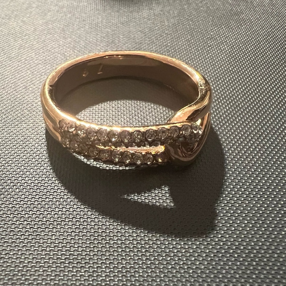 Kate Spade Get Connected Pave Loop Ring color- Day Break Rose Gold Size 7 - Picture 7 of 16